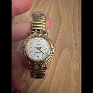 Vintage Ladies Timex Gold Tone New Battery